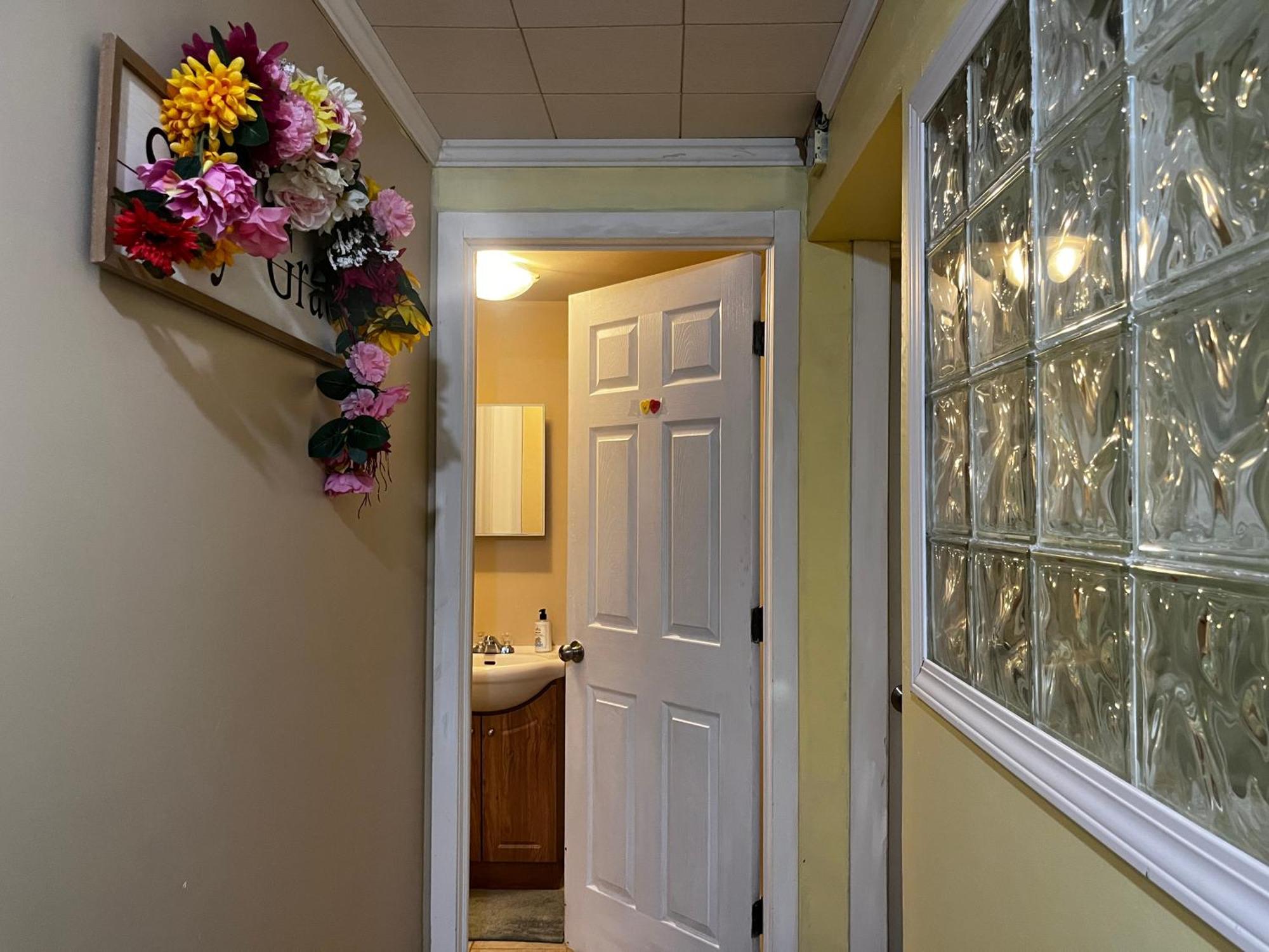 Beautiful Room Close Airport! YYC Exteriér fotografie