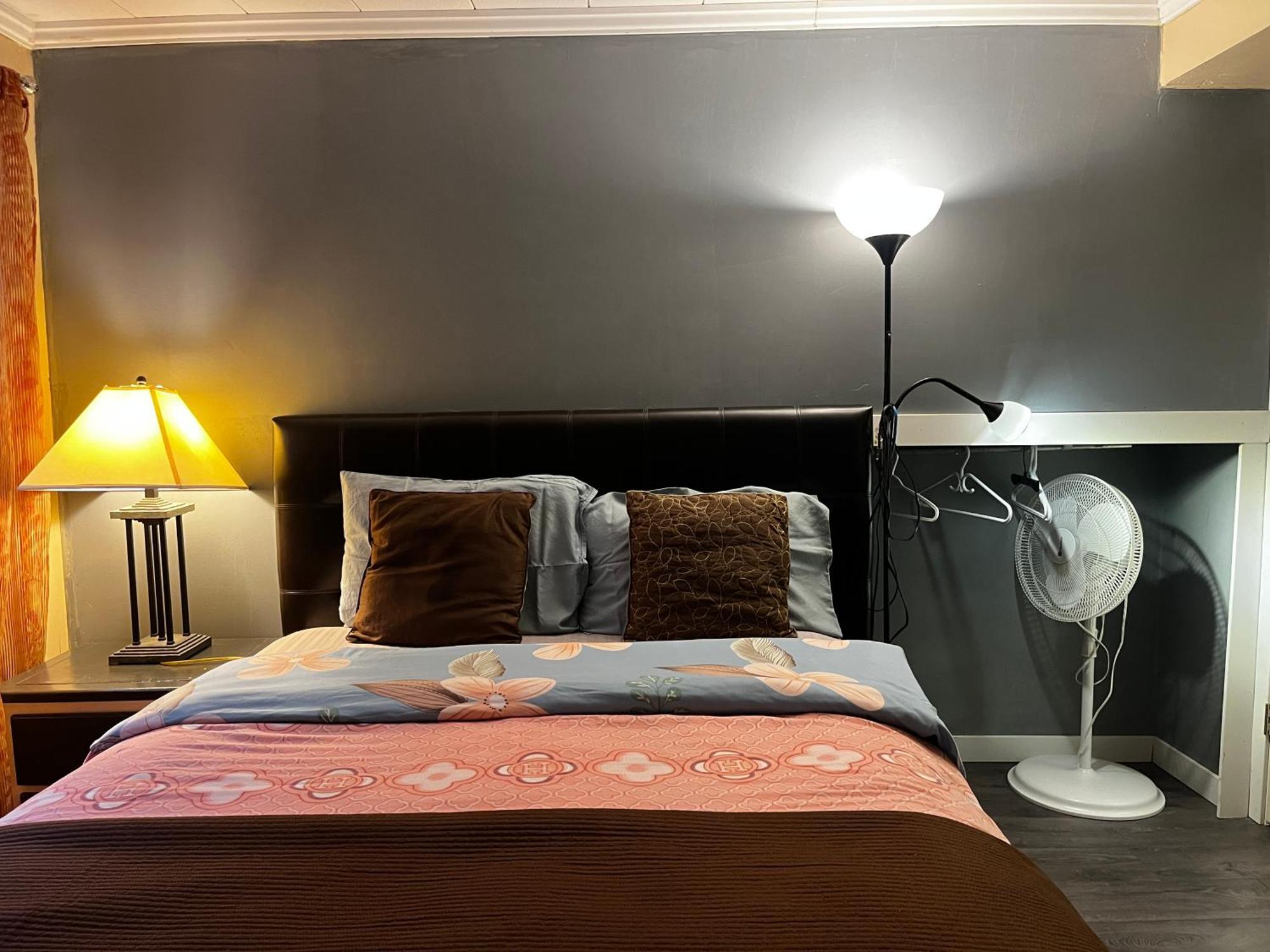 Beautiful Room Close Airport! YYC Exteriér fotografie